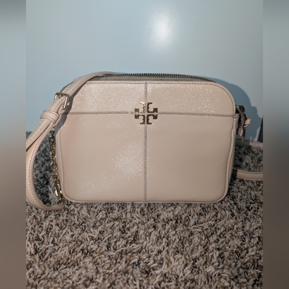 Tory Burch Handbags - Tory Burch Cream Crossbody Bag